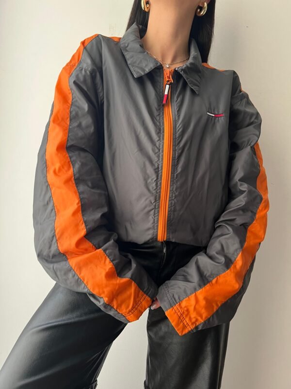 Chaqueta impermeable con cuello - Image 2